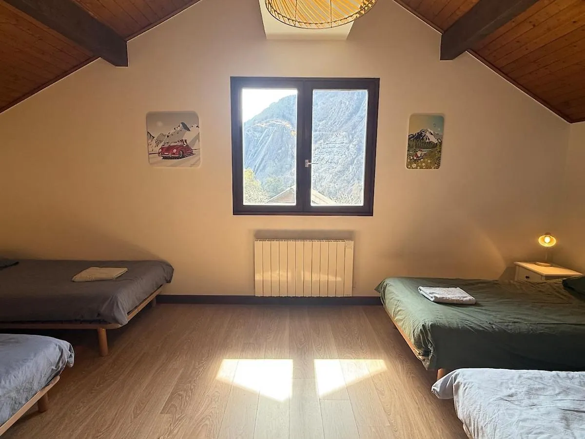 Duplex 15 Pers-Proche Grands Cols-Garage Apartment Saint-Martin-de-la-Porte 0*,  France